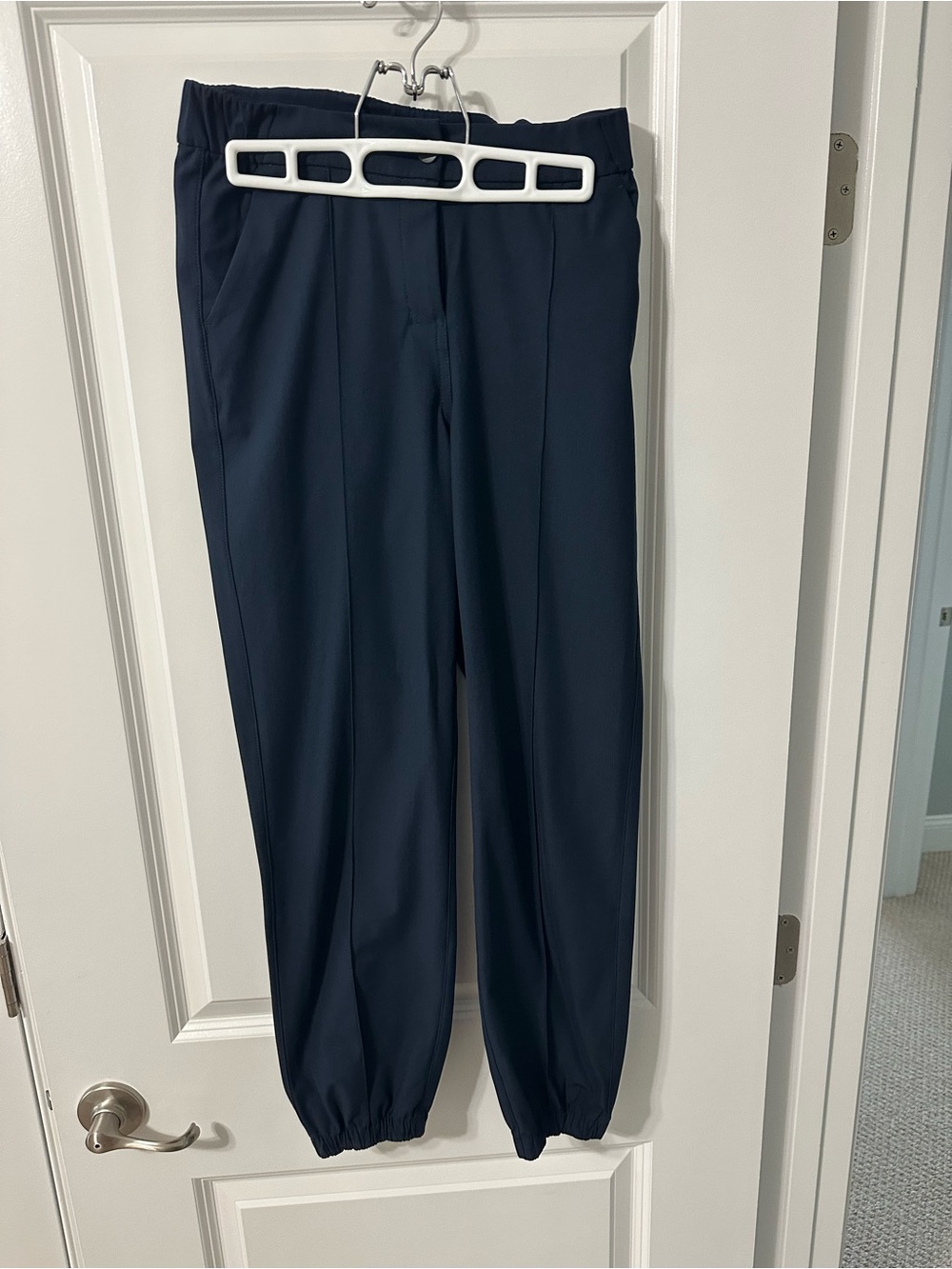 Lululemon women’s navy dress joggers